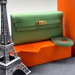 HERMES сумка-клатч KELLY зеленого цвета кожа эпсом фурнитура золото