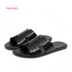 HERMES Тапочки черные под крок