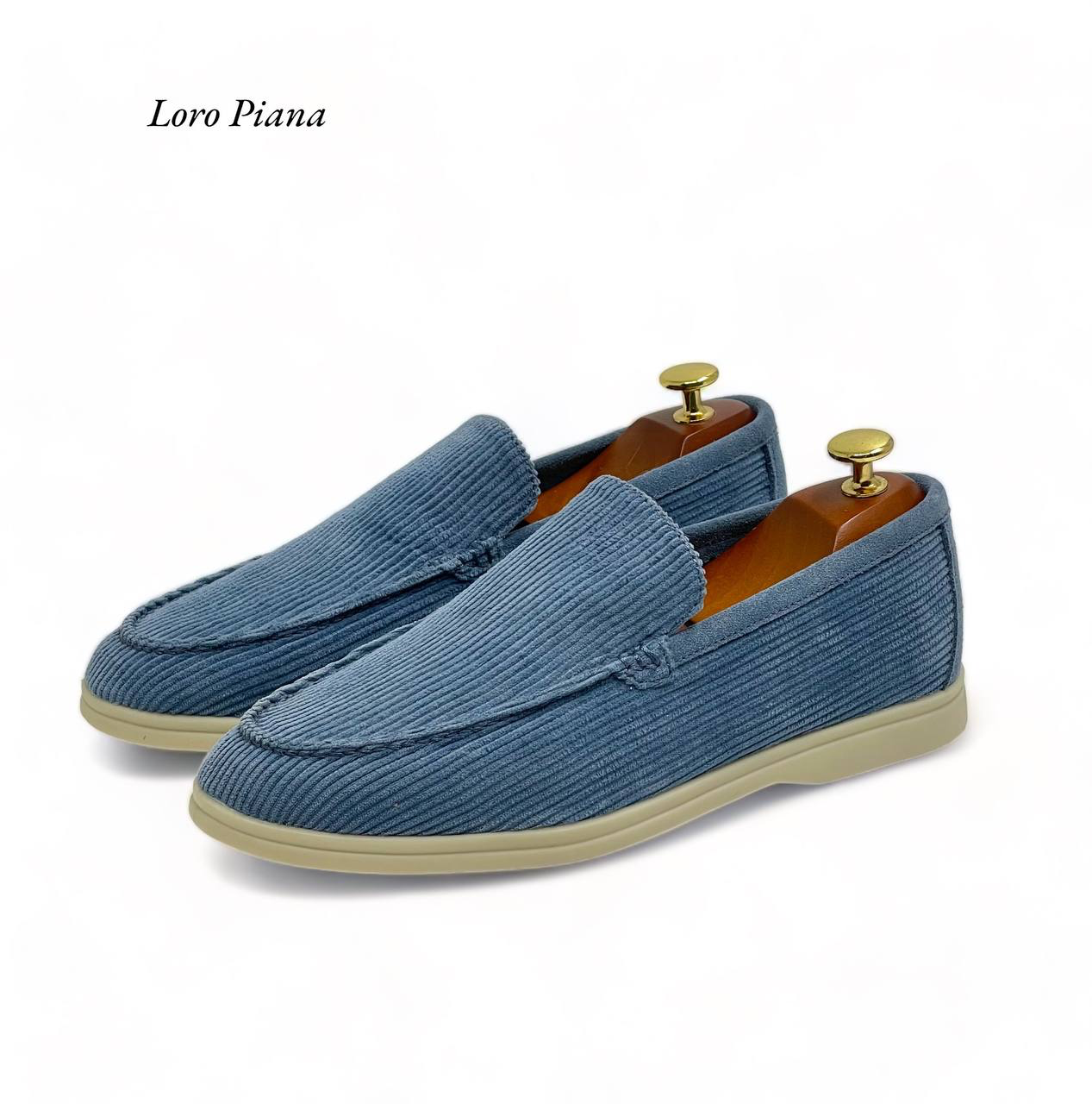 loro-piana-lofery-nizkie-velvetovaya-tkan-golubye-s-beloj-podoshvoj.png LORO PIANA лоферы низкие вельветовая ткань голубые с белой подошвой — изображение 1