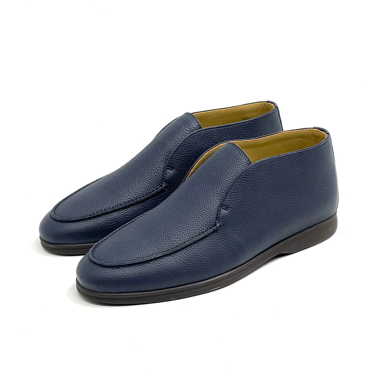 loro-piana-lofery-vysokie-kozha-sinie-s-temnoj-podoshvoj.png LORO PIANA лоферы высокие кожа синие с темной подошвой — изображение 1