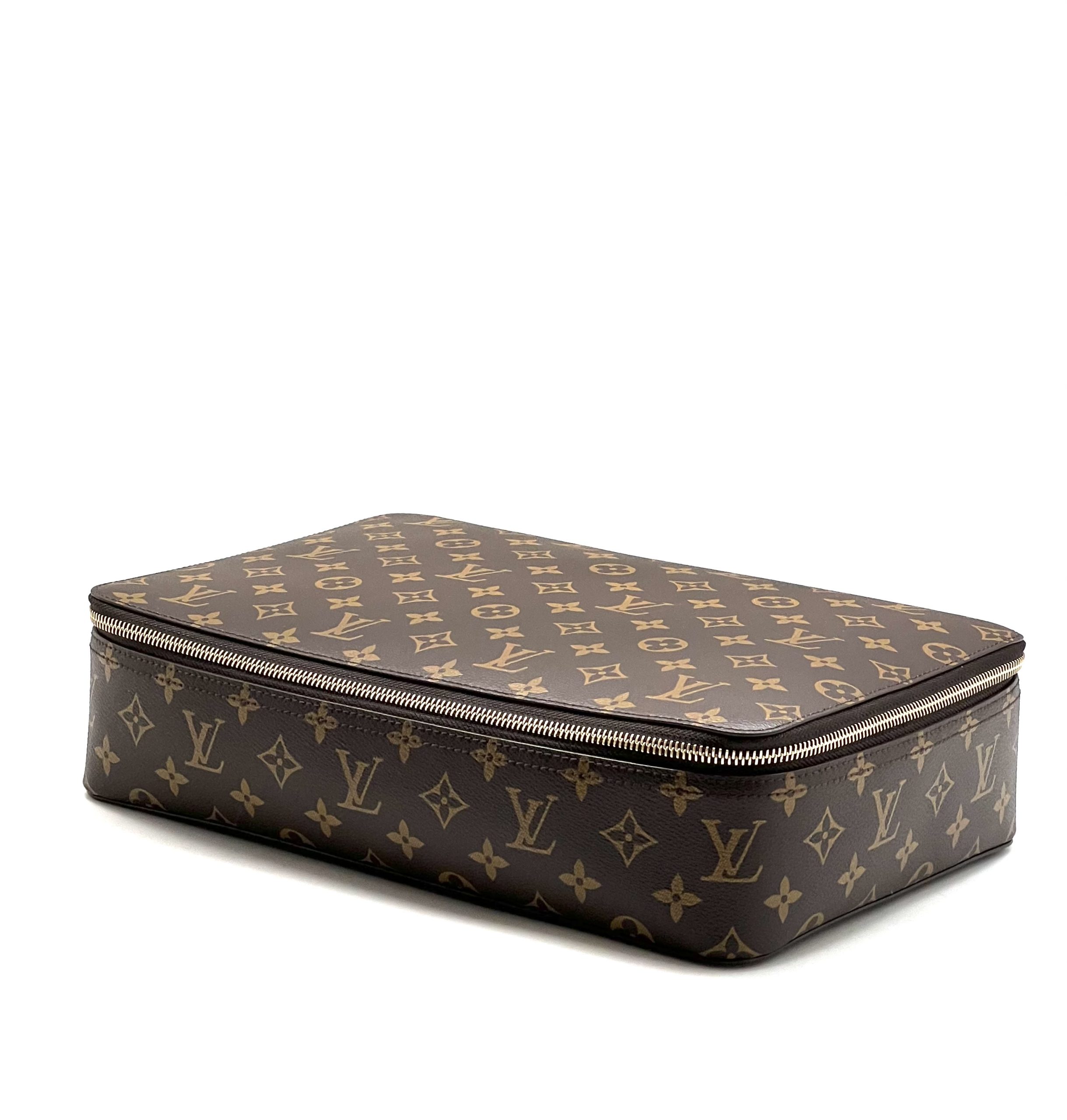 lv-borsetka-cube-de-rangement-korichnevaya-monogramma-bolshaya.jpg LV борсетка Cube De Rangement коричневая монограмма большая — изображение 1