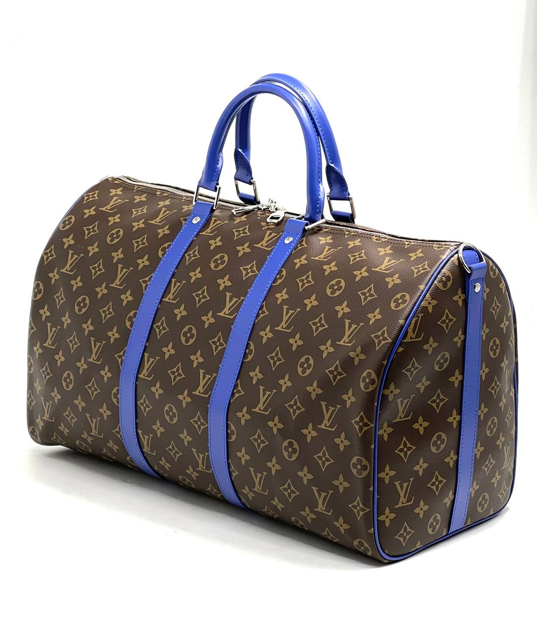 lv-dorozhnaya-sumka-keepall-50-kanva-korichnevaya-monogramma-s-otdelkoj-iz-sinej-kozhi.png LV дорожная сумка KEEPALL 50 канва коричневая монограмма с отделкой из синей кожи — изображение 1