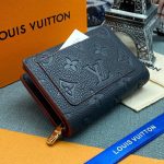 LV кошелек маленький черный с красной окантовкой с отделением на кнопке кожа того с тиснением монограммы