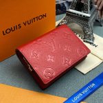 LV кошелек маленький красный с дополнительным отделением на кнопке кожа того с тиснением монограммы