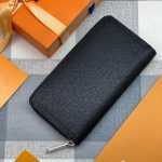 LV кошелек Taiga средний черный