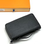 LV кошелек XL с ручкой кожа Epi черный