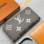 LV кошелек ZIPPY серый с белой монограммой из кожи taiga