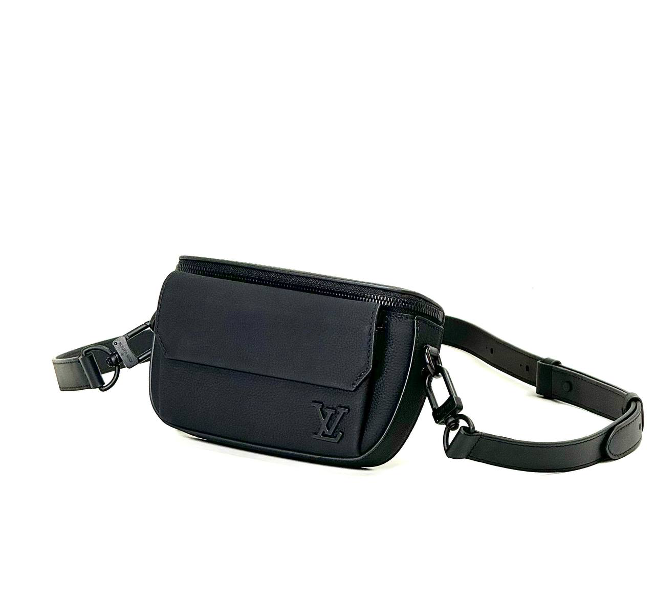 lv-messendzher-sumka-bumazhnik-pilot-wearable-kozha-togo-chernogo-czveta.png LV мессенджер Сумка Бумажник Pilot Wearable кожа того черного цвета — изображение 1