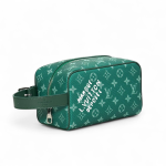 LV несессер одна молния ручка сбоку канва зеленая монограмма с белой надписью