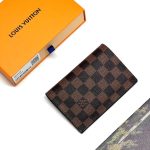 LV обложка на паспорт коричневая шашка