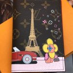 LV обложка на паспорт с рисунком на коричневой монограмме красная внутри