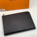 LV папка А4 Epi черная