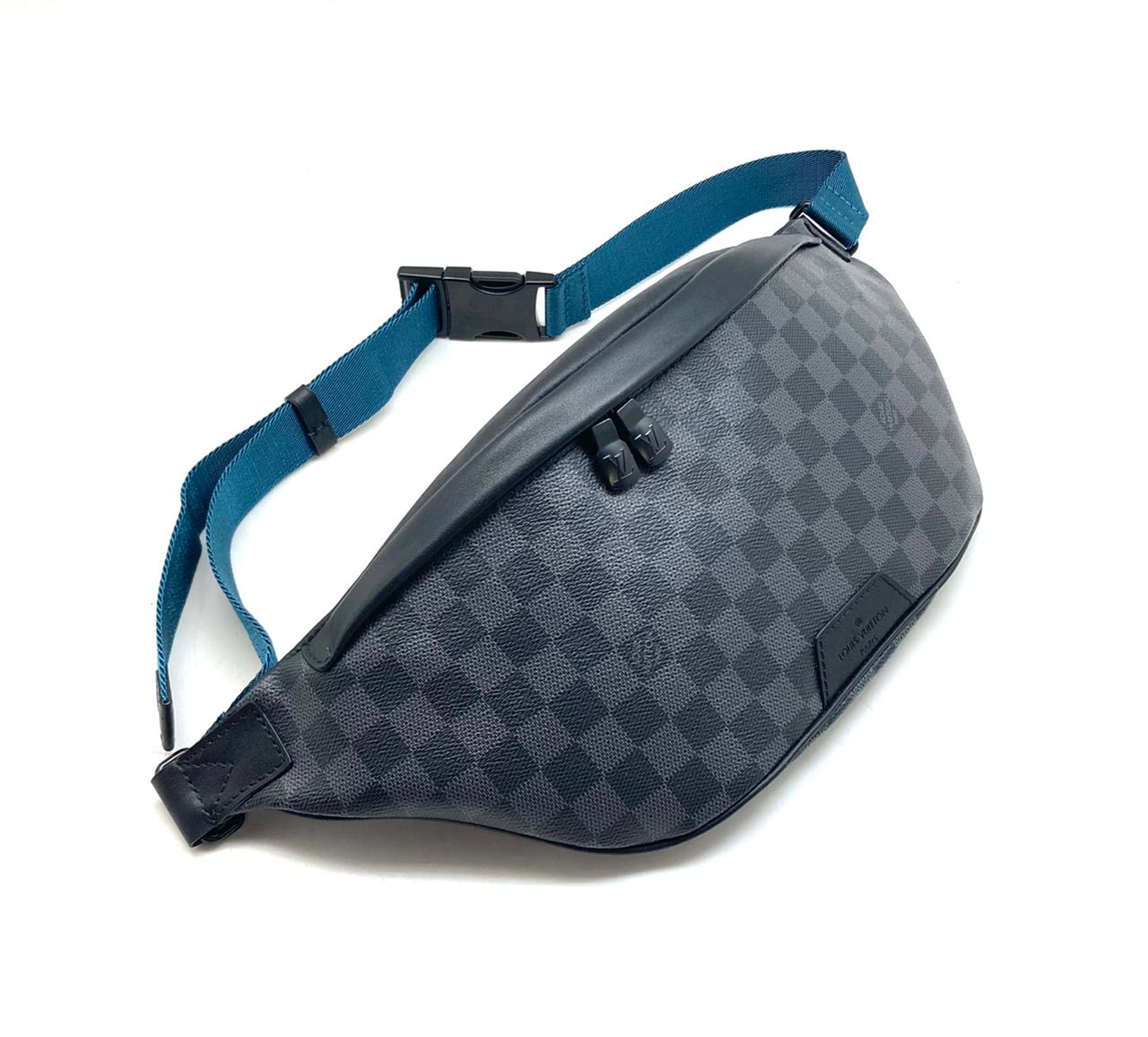 lv-poyasnaya-sumka-seraya-shashka.jpg LV поясная сумка серая шашка — изображение 1