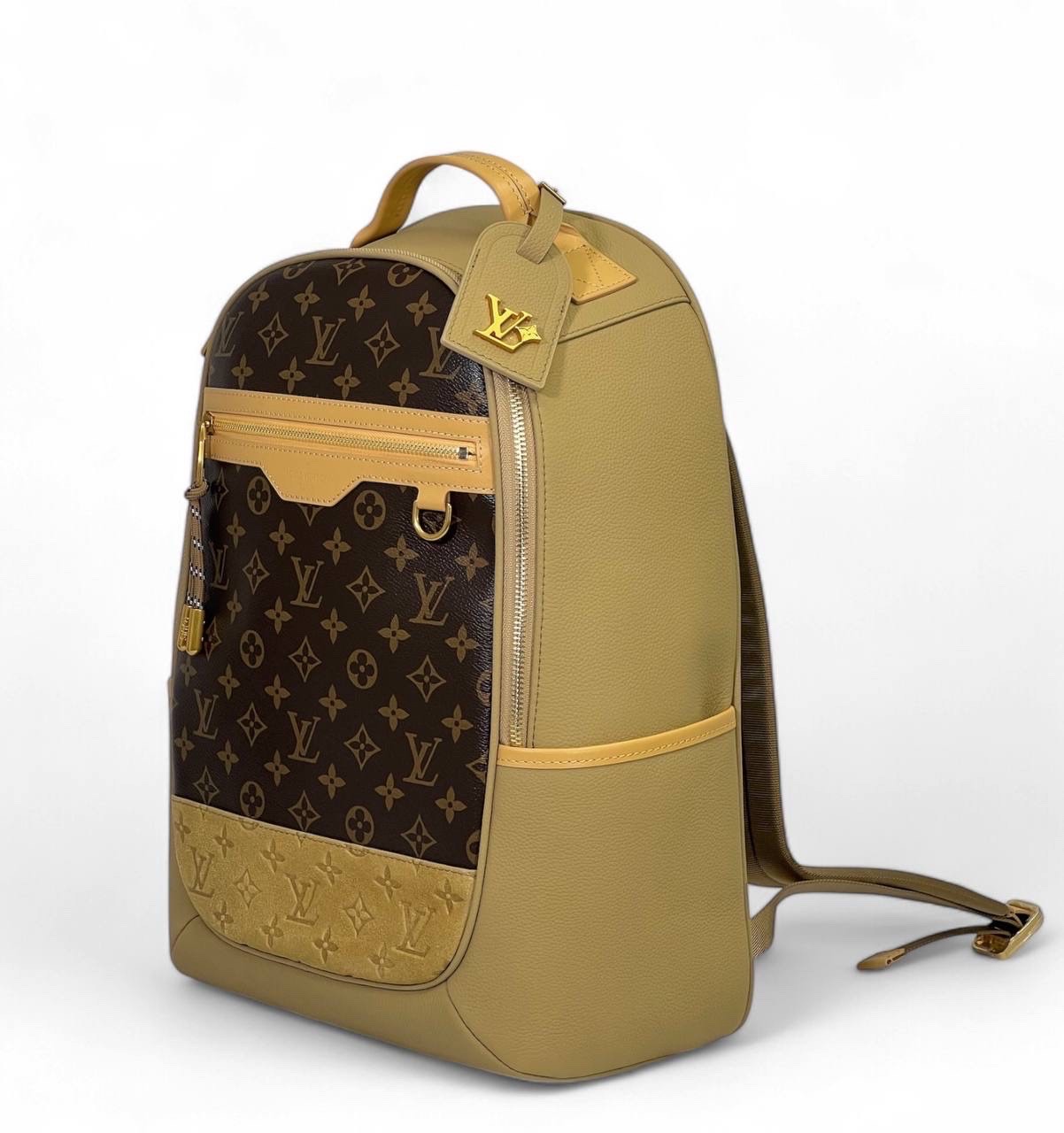 lv-ryukzak-outdoor-korichnevaya-kanva-v-monogrammu-so-vstavkami-iz-zheltoj-kozhi.jpg LV рюкзак Outdoor коричневая канва в монограмму со вставками из желтой кожи — изображение 1