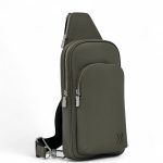 LV слинг бледно-оливковый кожа тайга логотип в тон с большим передним карманом