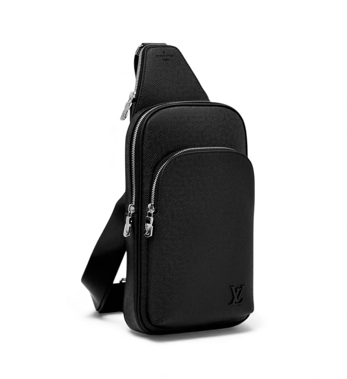 lv-sling-kozha-tajga-logotip-v-ton-s-bolshim-perednim-karmanom.jpg LV слинг кожа тайга логотип в тон с большим передним карманом — изображение 1