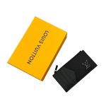 LV визитница черная кожа того с металлическим лого