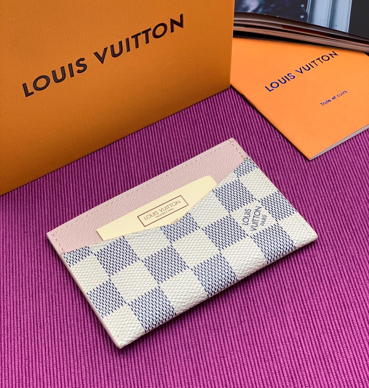 lv-vizitnicza-daily-v-shashku-svetlo-rozovaya-vnutri.jpg LV ВИЗИТНИЦА DAILY в шашку светло-розовая внутри — изображение 1