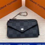 LV визитница длинная на молнии с клапаном серая шашка