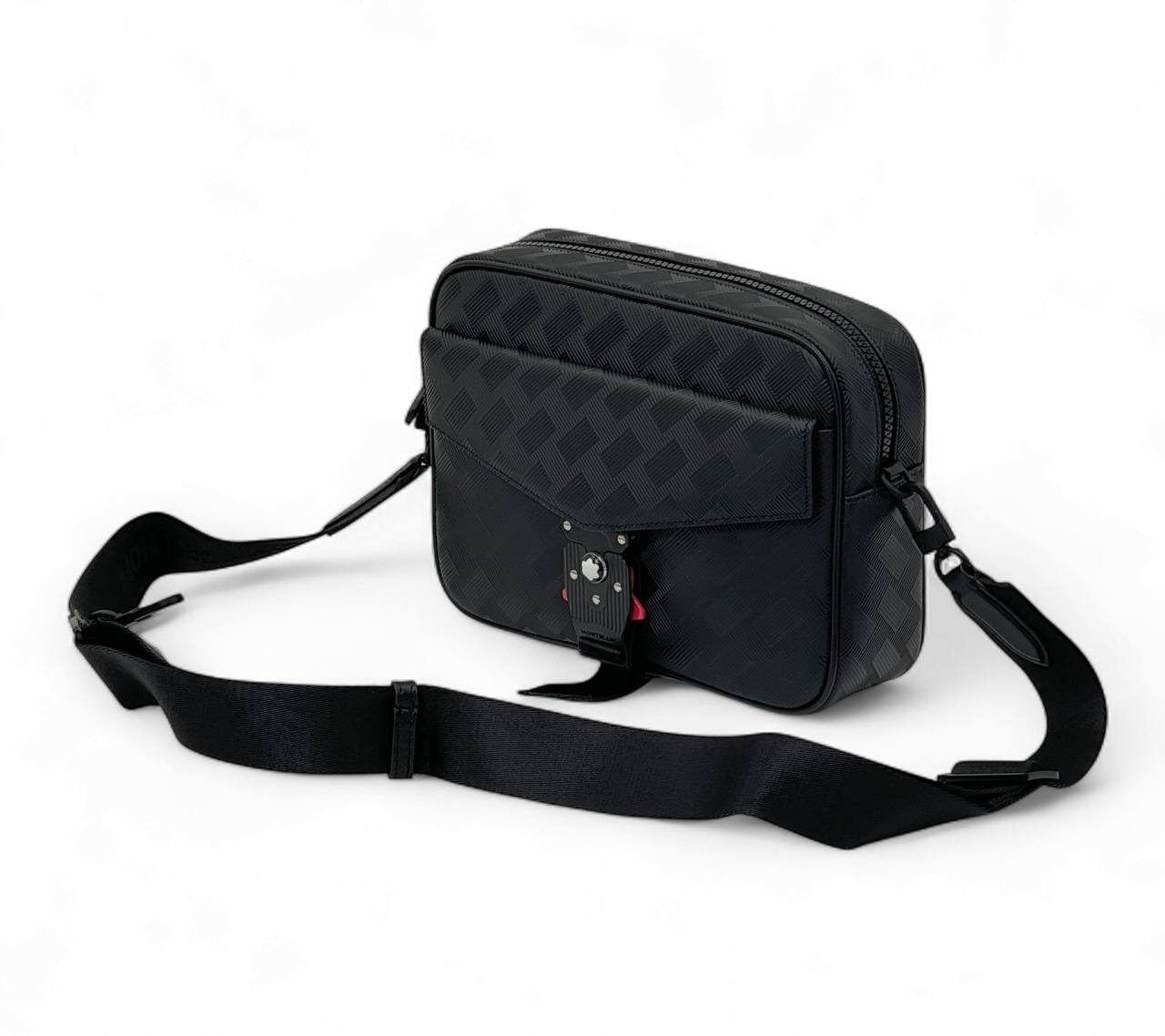 montblanc-messendzher-tisnenaya-kozha-s-firmennym-uzorom-i-perednem-karmanom-na-klipse-i-osnovnym-na-molnii.png MONTBLANC мессенджер тисненая кожа с фирменным узором и переднем карманом на клипсе и основным на молнии — изображение 1