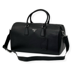 PRADA дорожная сумка кожа того черного цвета с металлическим логотипом