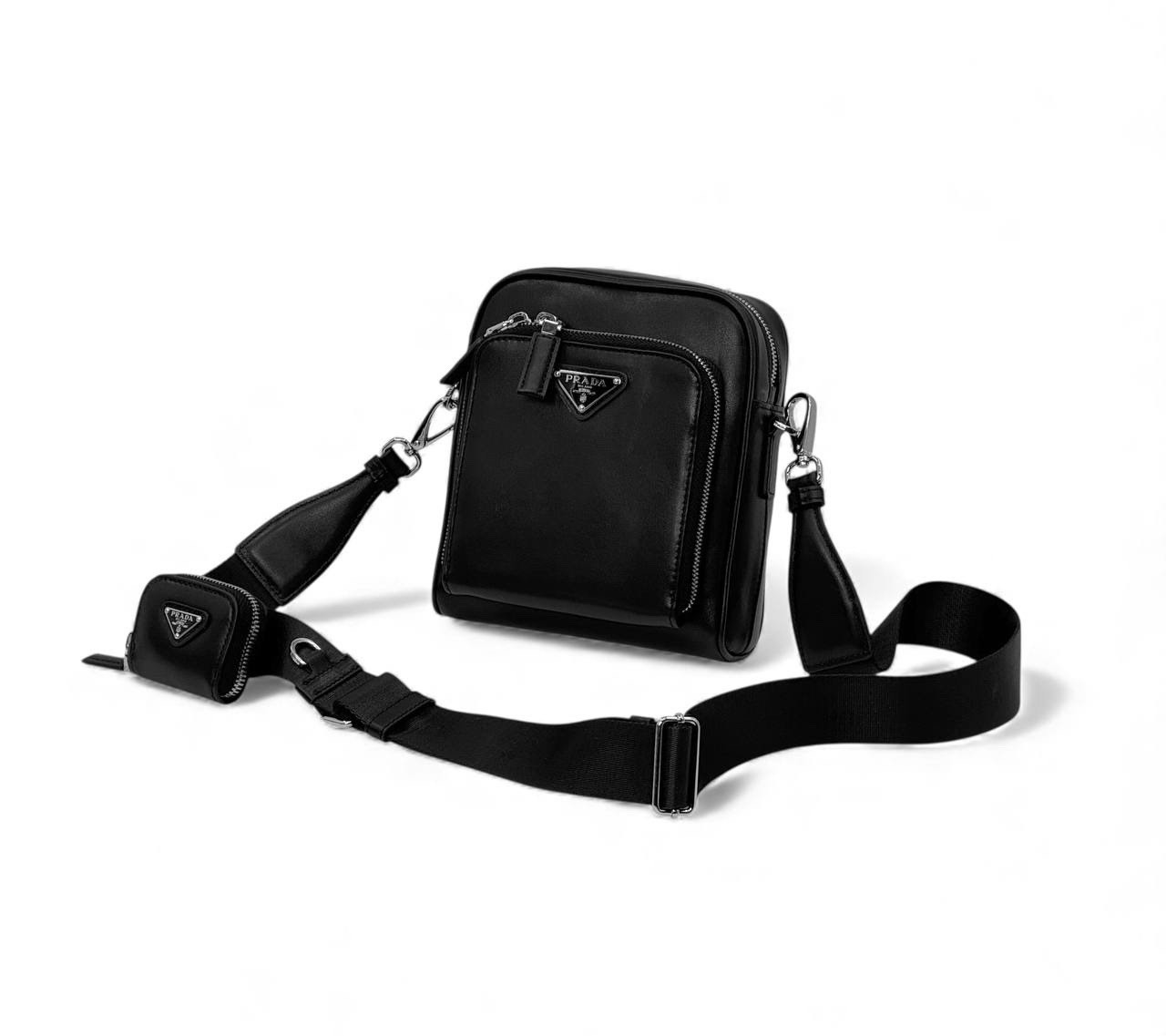 prada-messendzher-gladkaya-chernaya-kozha-dva-otdeleniya-na-zamkah.jpg PRADA мессенджер гладкая черная кожа два отделения на замках — изображение 1