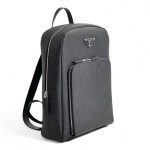 PRADA Рюкзак черный большой из кожи софьяно с карманом на молнии по центру