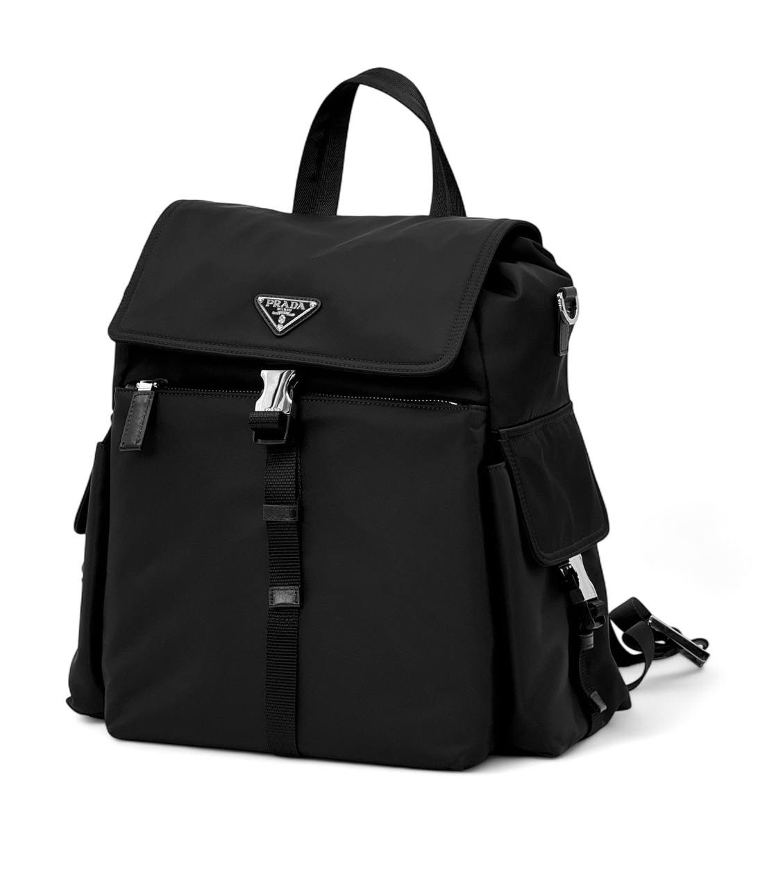 prada-ryukzak-nejlon-s-klapanom-chernyj-treugolnyj-logotip.jpg PRADA рюкзак нейлон с клапаном черный треугольный логотип — изображение 1