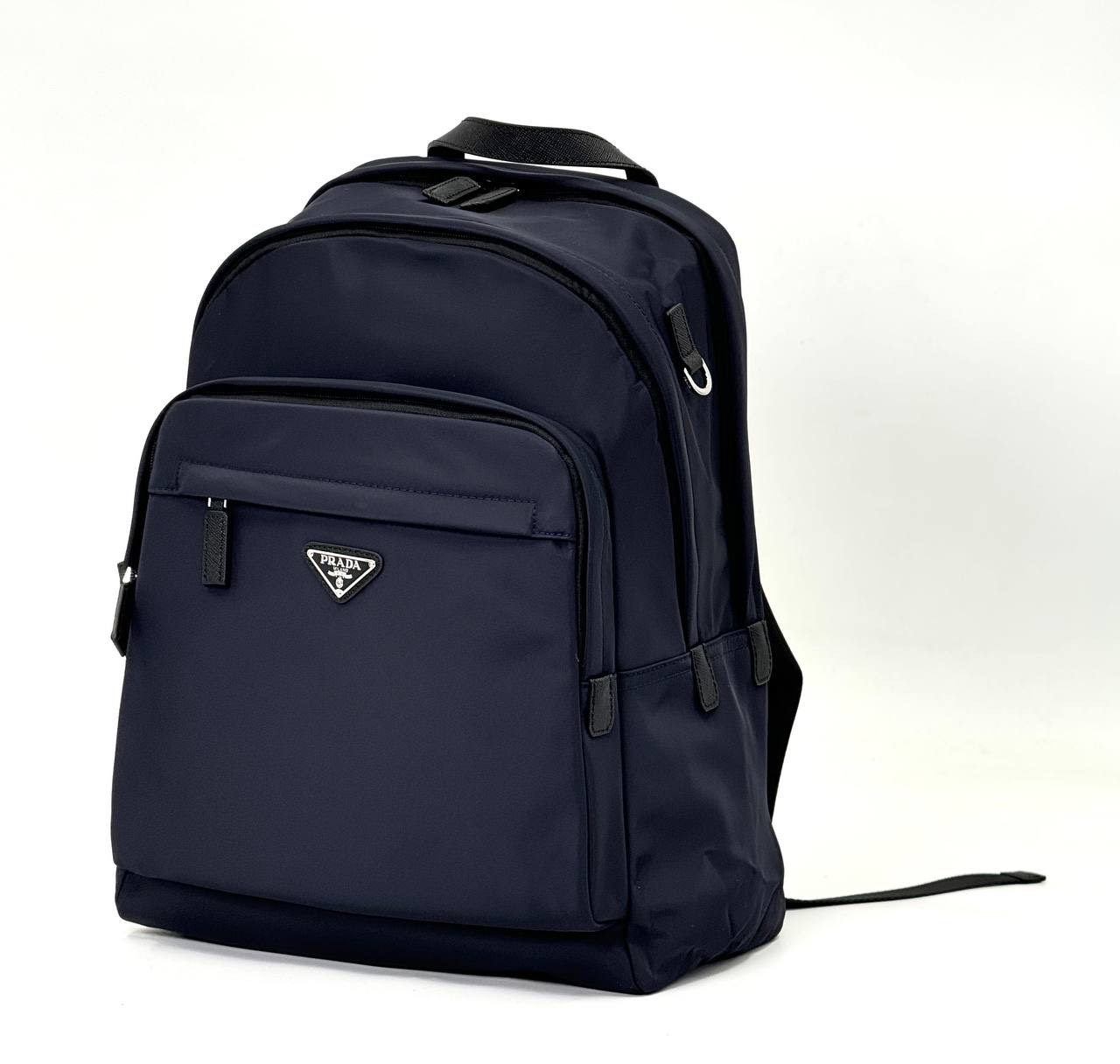 prada-ryukzak-nejlon-temno-sinij-s-bolshim-perednim-karmanom.jpg PRADA рюкзак нейлон темно-синий с большим передним карманом — изображение 1