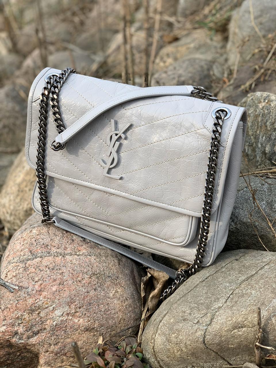 sl-sumka-s-klapanom-myataya-kozha-v-polosku-svetlo-seraya.jpg SL сумка с клапаном мятая кожа в полоску светло-серая — изображение 1