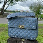 VALENTINO сумка с клапаном с шипами голубая золото