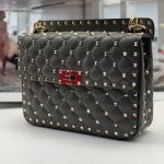 VALENTINO сумка с клапаном жеваная кожа с шипами темно-серая