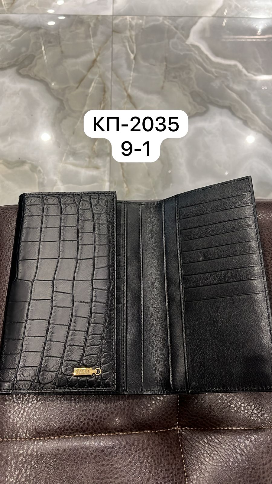 zilli-kupyurnicza-iz-chernoj-kozhi-krokodila-logotip-zoloto-snaruzhi.jpg ZILLI купюрница из черной кожи крокодила логотип золото снаружи — изображение 1