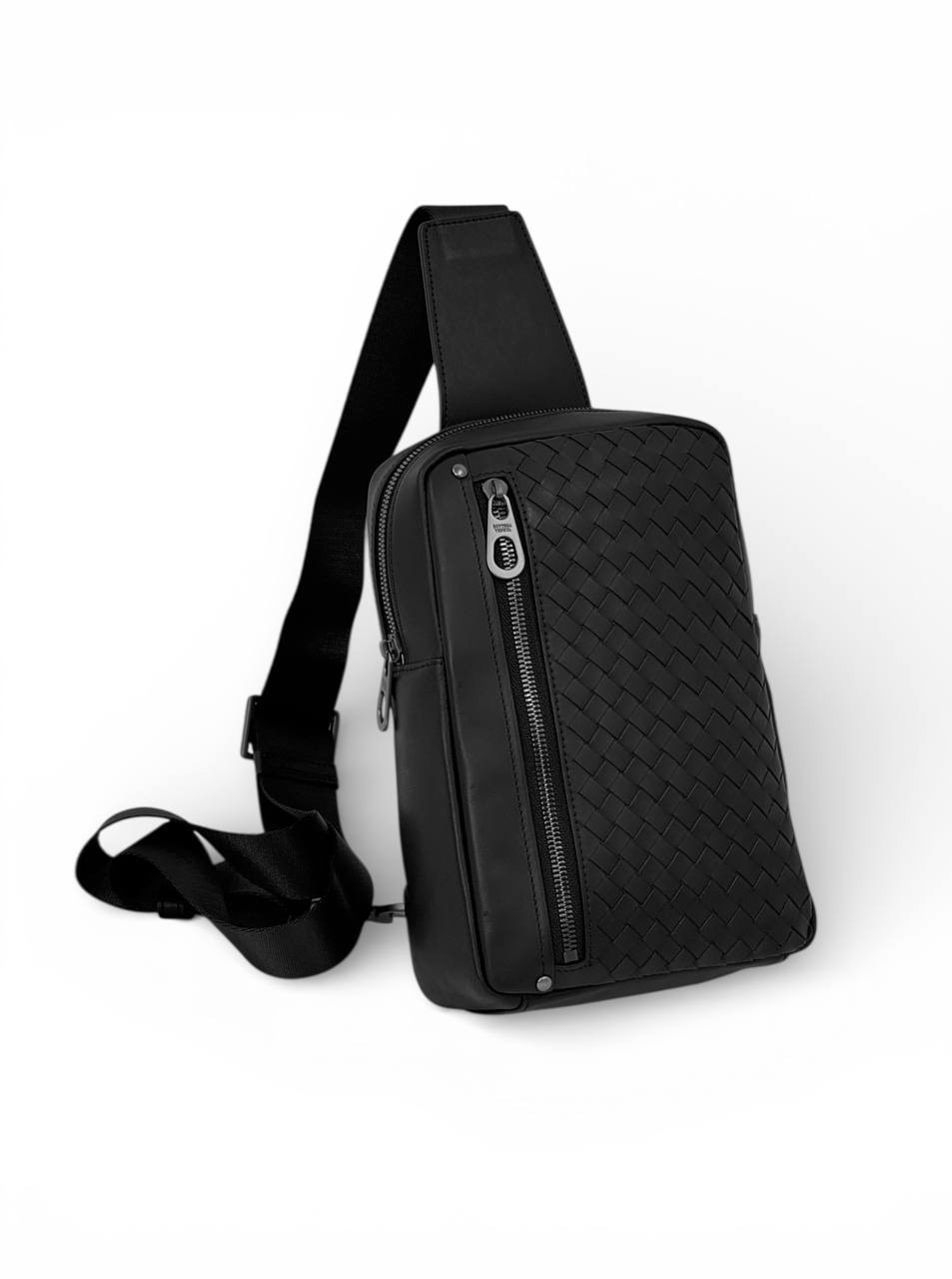 bv-sling-chernyj-telenok-s-naruzhnym-karmanom-na-molnii-2.jpg BV слинг черный теленок с наружным карманом на молнии — изображение 1