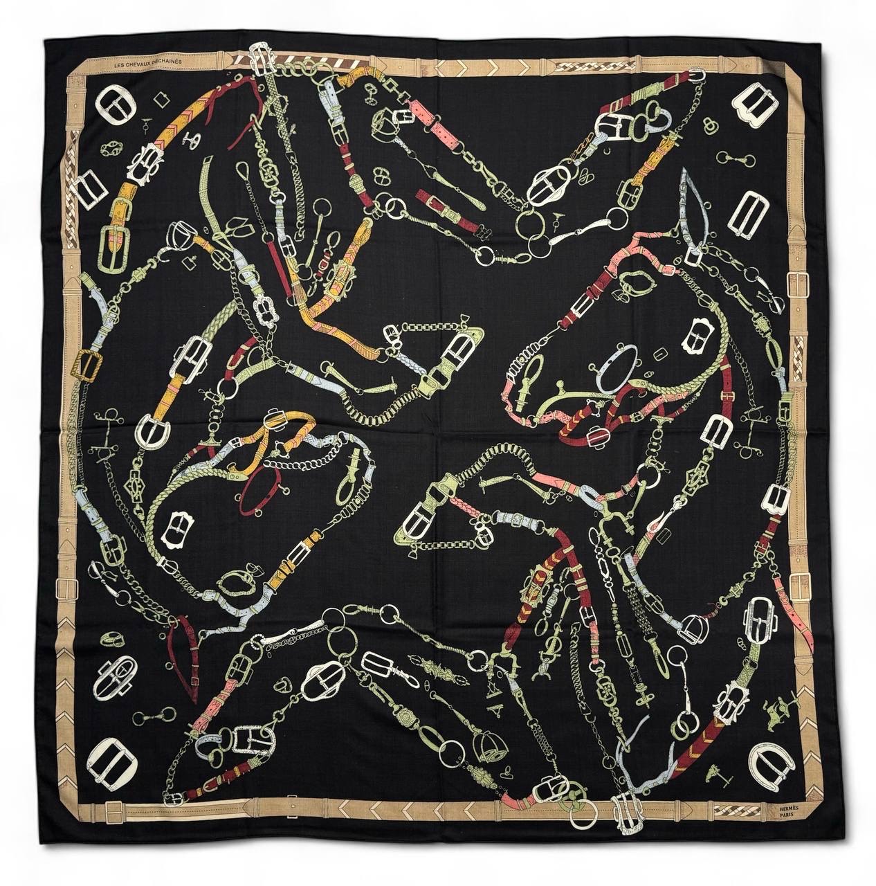 hermes-platok-kashemir-i-shelk-chernyj.jpg HERMES платок кашемир и шелк черный — изображение 1