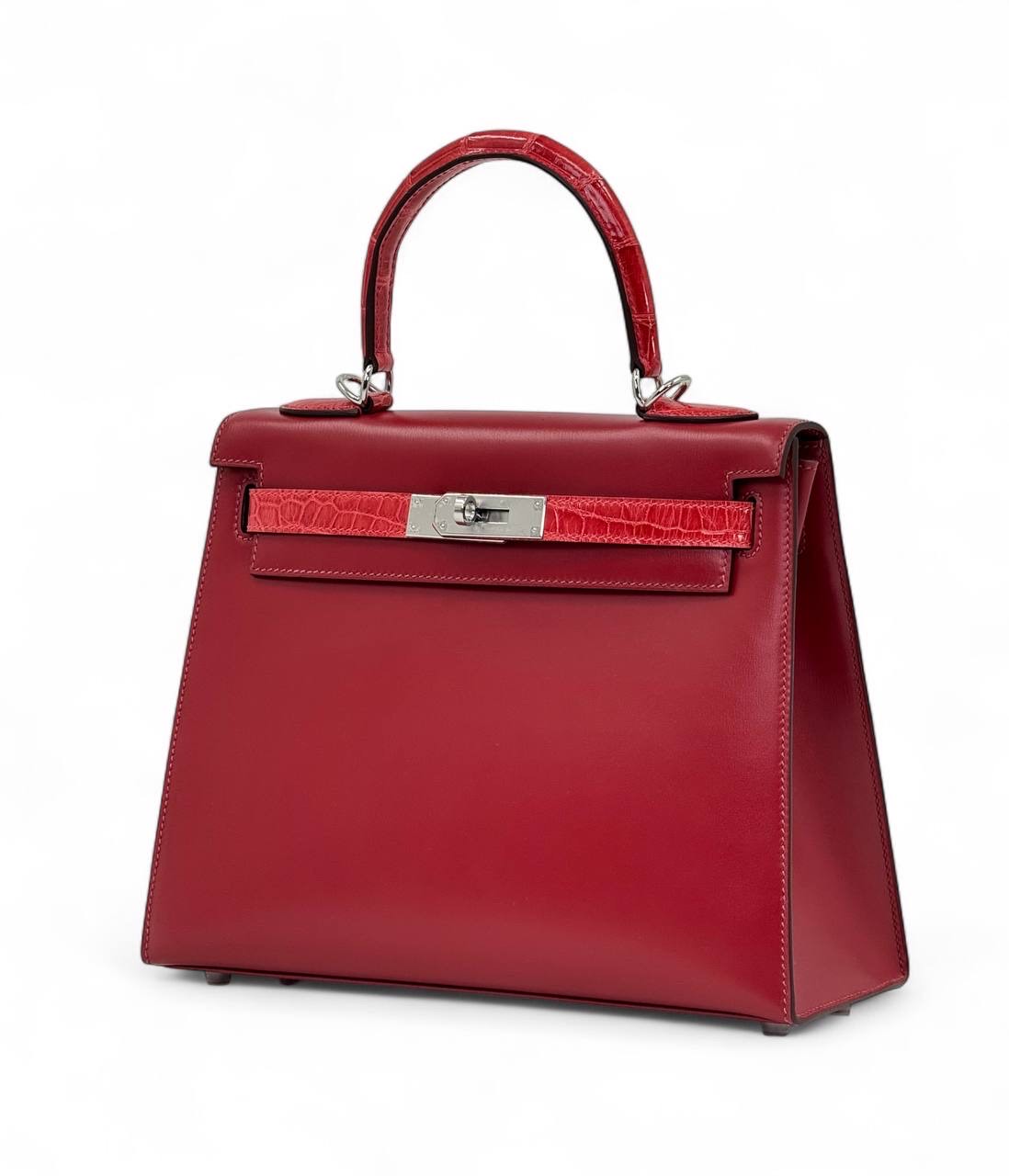 hermes-sumka-kelly-kozha-gladkaya-i-krokodil-28-sm-krasnaya-zoloto.jpg HERMES сумка Kelly кожа гладкая и крокодил 28 см красная золото — изображение 1