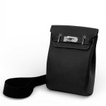 HERMES слинг с 2 хлястиками и фирменным замком черный с белой строчкой