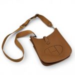 HERMES сумка Evelyne кожа Того 23 см кэмел золото
