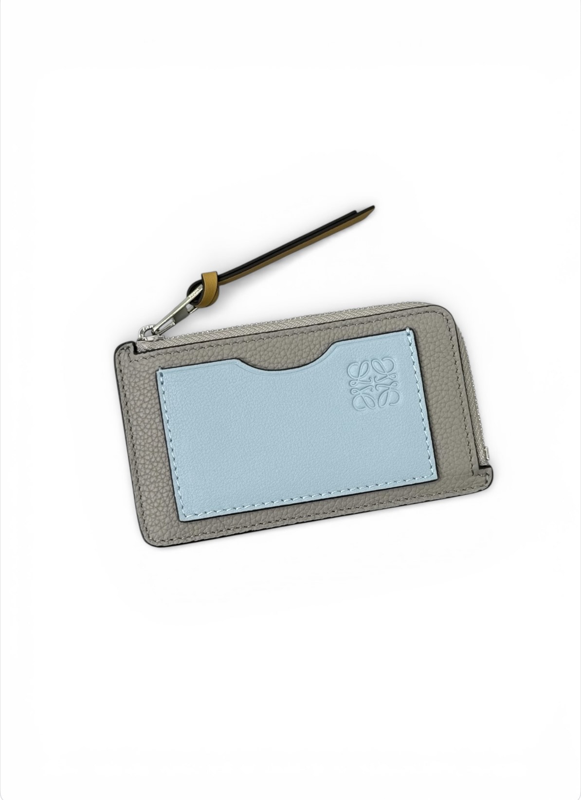 loewe-vizitnicza-na-molnii-seraya-s-golubym-karmanom-2.jpg LOEWE визитница на молнии серая с голубым карманом — изображение 1